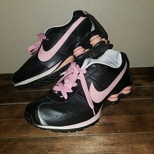 Black/pink Nike